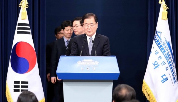 수석대북특사로 방북했던 정의용 국가안보실장이 지난 6일 오후 청와대 춘추관 대브리핑룸으로 들어서고 있다.(사진=newsis)