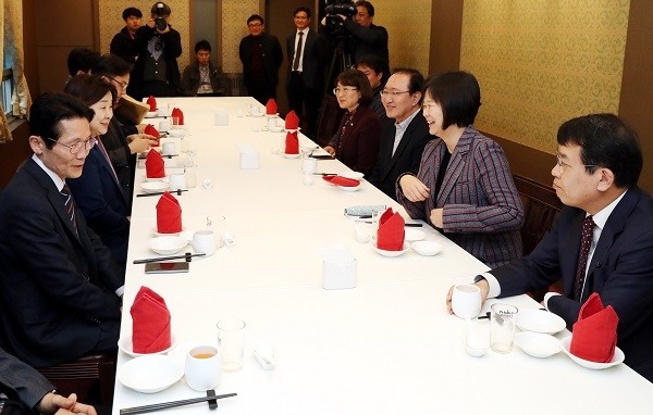 공동교섭단체 구성 제안을 논의하는 정의당 의원총회. (newsis)