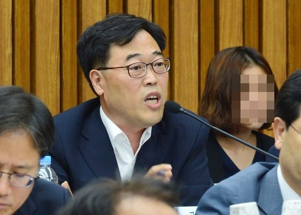 ‘재벌 저격수’ ‘금융권의 저승사자’ 등의 별명을 가진 김기식 신임 금융감독원장(사진)이 제12대 금감원장으로 2일 공식 취임한다. (사진=newsis)