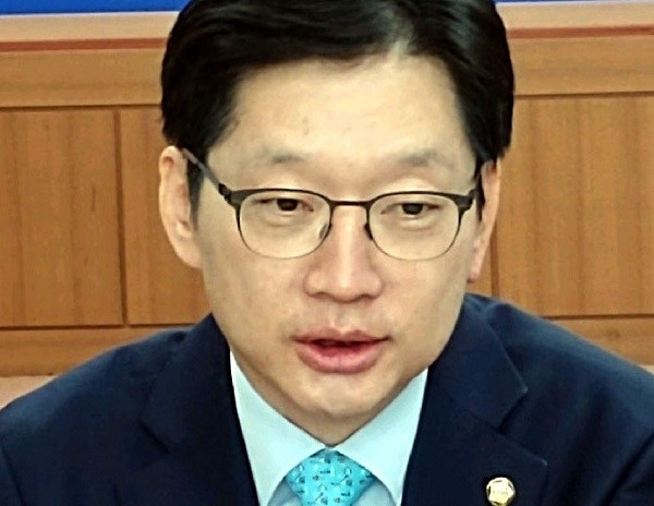 더불어민주당 김경수 의원이 경남도지사 선거운동을 시작했다. (사진=newsis)