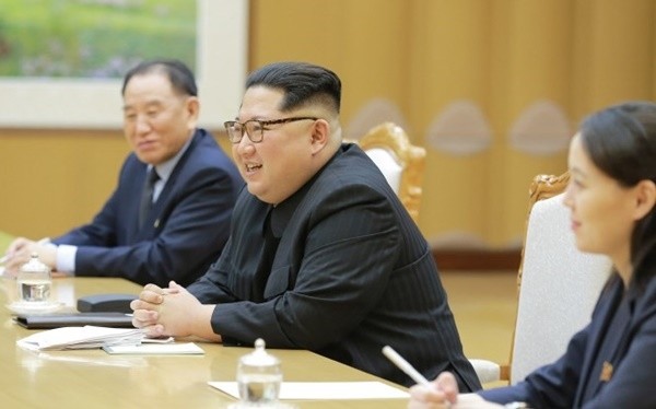 ▲ 김영철은5월 26일 판문점 북측 지역 통일각에서 열린 2차 남북정상회담에서 김 위원장을 수행해 회담에 참석했다.