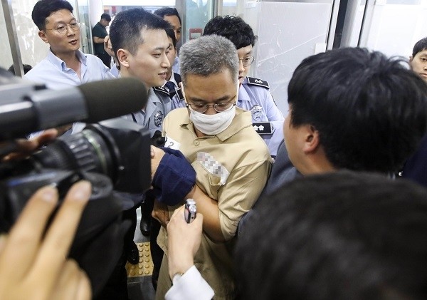 댓글조작 의혹 관련 드루킹 김모씨가 28일 오후 서울 서초구 특검 사무실로 소환되고 있는 모습.(사진=newsis)