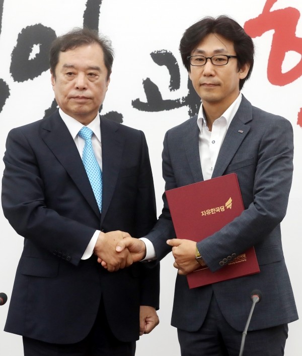 김병준 비대위원장(왼쪽)과 김대준 비대위원(오른쪽).(사진=newsis)