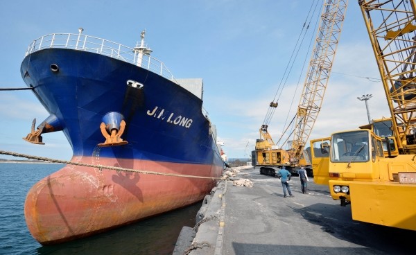북한산 석탄을 실어 날랐다는 의혹을 받고 있는 진룽(Jin Long)호.(사진=newsis)